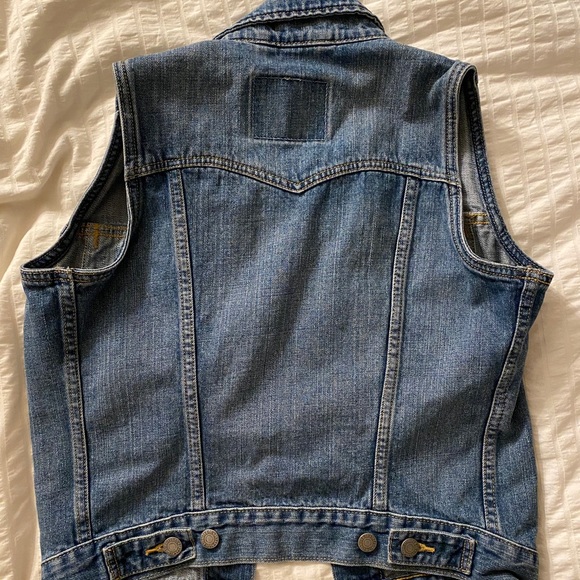 Levi’s denim vest - Picture 3 of 3